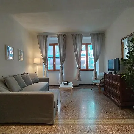 Rosanna House Vernazza